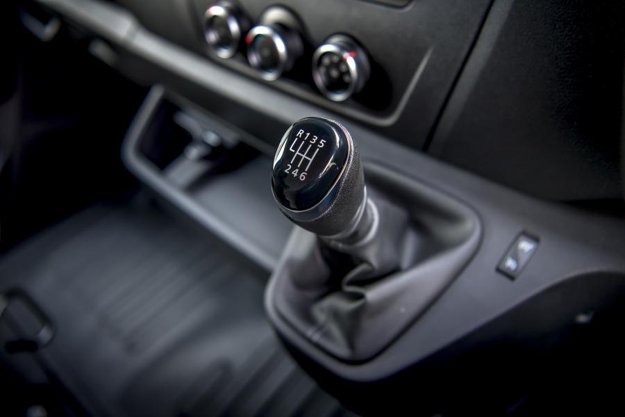 Детали интерьера Renault Master L3H2 Van 2019 года  (UK) (фото 23 из 42)